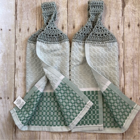 Crochet Top Hanging Towel Set of Two Single Thickness Shades of Green - Picture 4 of 4